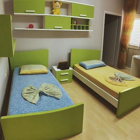 Toti Apartments Tirana Esterno foto