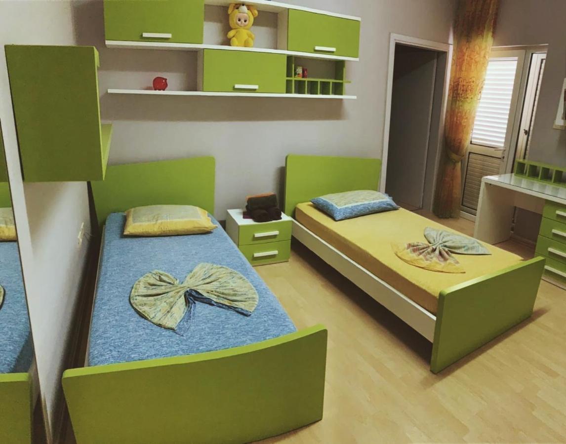 Toti Apartments Tirana Esterno foto